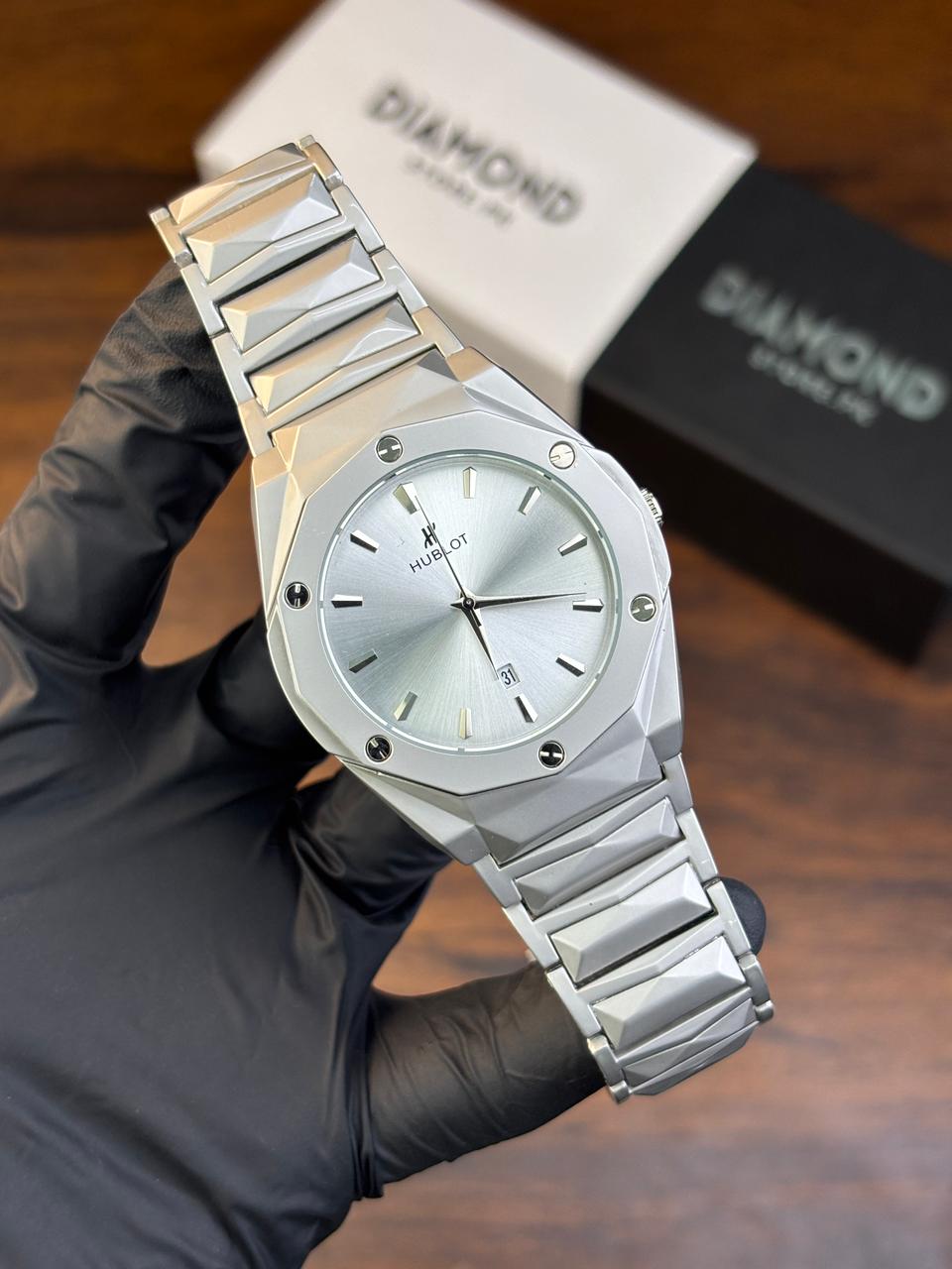 HB 01 - D Watch